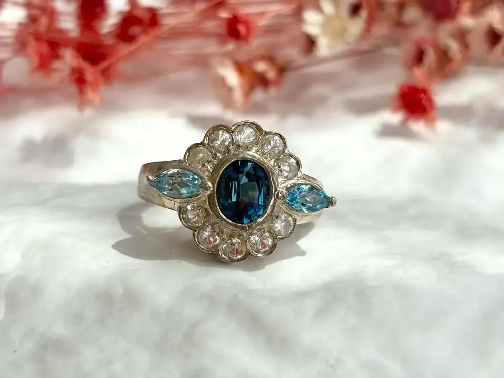 Clear & Blue Topaz Scalloped Multi Gemstone Sterling Silver 925 Vintage Ring - s